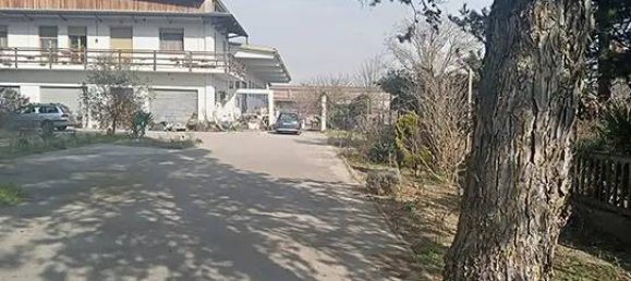 9 rooms Warehouse in Codigoro, Italy No. 82030 4