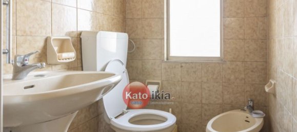 4 rooms House in Creazzo, Italy No. 72085 10