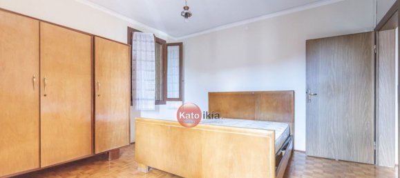 4 rooms House in Creazzo, Italy No. 72085 2