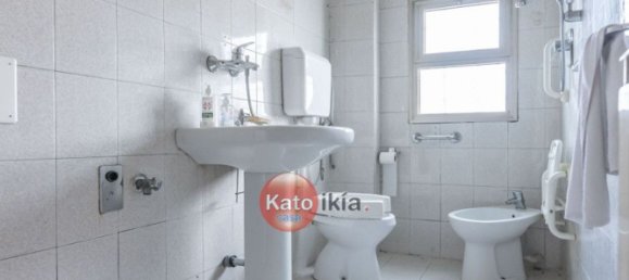 4 rooms House in Creazzo, Italy No. 72085 7