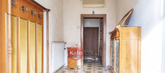 4 rooms House in Creazzo, Italy No. 72085 3