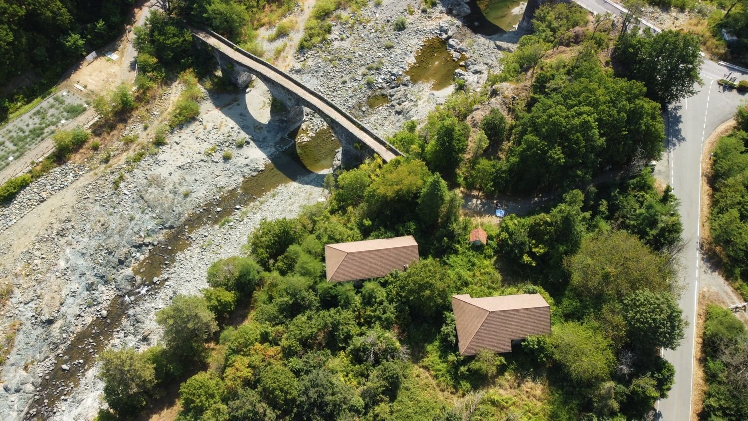 19 rooms House in Tiglieto, Italy No. 176625