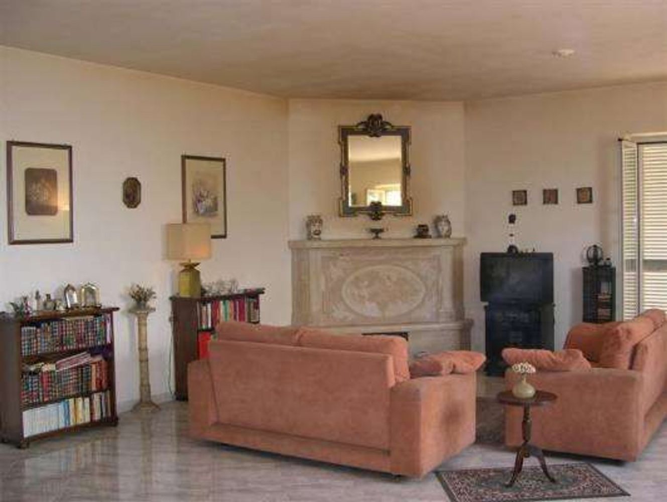 3 Schlafzimmer Villa in Velletri, Italy, Nr. 360085