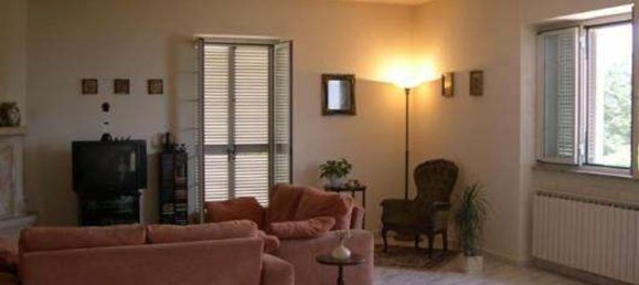 3 Schlafzimmer Villa in Velletri, Italy, Nr. 360085 3