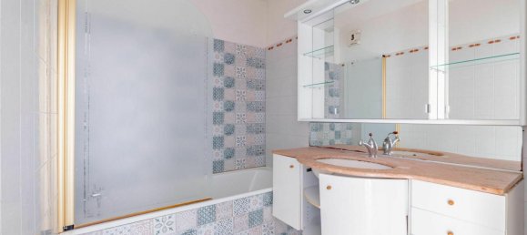 3 Schlafzimmer Doppelhaus in Creteil, France, Nr. 163953 7