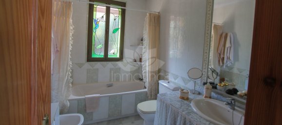 4 Schlafzimmer Villa in Estepona, Spain, Nr. 124093 11