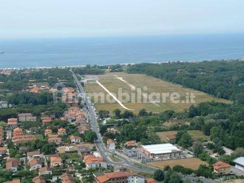 2000m² Land in Montignoso, Italy No. 149116