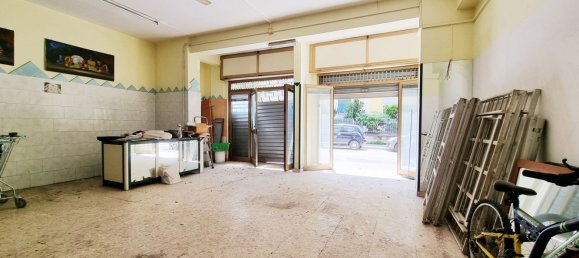 90m² Commercial property in Caserta, Italy No. 175611 4