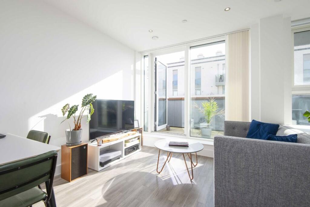 Studio in Canary Wharf, United Kingdom No. 5649