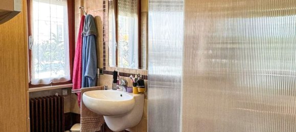 5 rooms Apartment in Lucca, Italy No. 62094 7