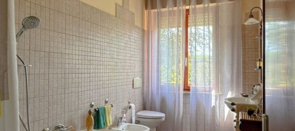 5 rooms Apartment in Lucca, Italy No. 62094 18