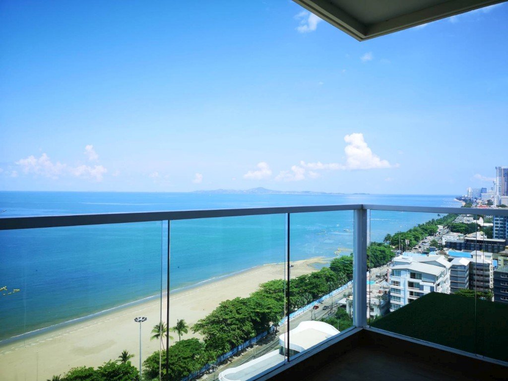 3 bedrooms Condo in Pattaya, Thailand No. 1683