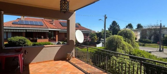 5 bedrooms Villa in Mede, Italy No. 365662 2