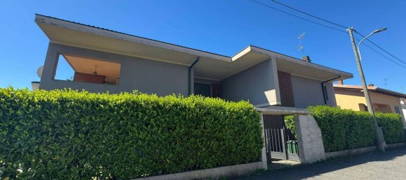 5 Schlafzimmer Villa in Mede, Italy, Nr. 365662 24