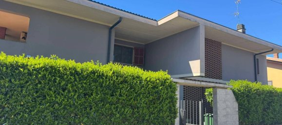 5 Schlafzimmer Villa in Mede, Italy, Nr. 365662 33