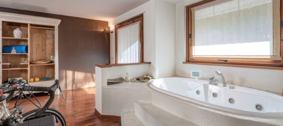 Вилла с 10 спальнями в Тавернерио, Италия № 361915 37