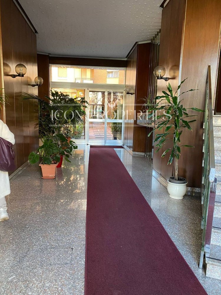 3 rooms Apartment in Milan, Italy No. 243372