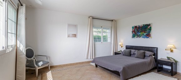 5 bedrooms Villa in Estepona, Spain No. 139617 12