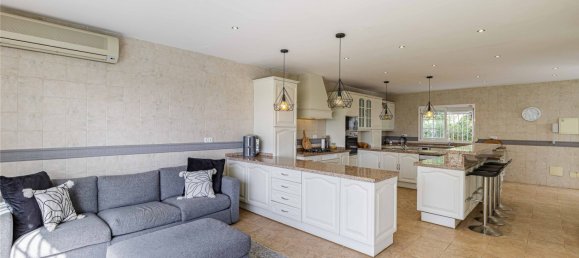 5 bedrooms Villa in Estepona, Spain No. 139617 7