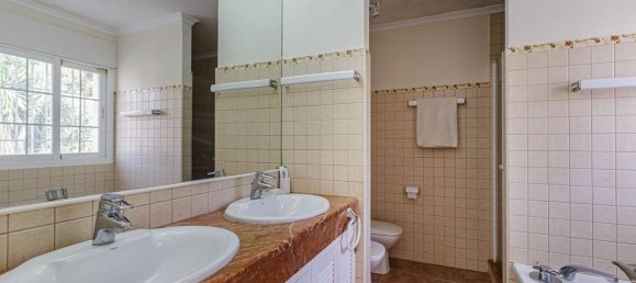 5 bedrooms Villa in Estepona, Spain No. 139617 13