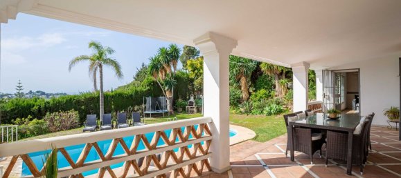 5 bedrooms Villa in Estepona, Spain No. 139617 3