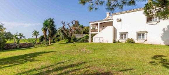 5 bedrooms Villa in Estepona, Spain No. 139617 9