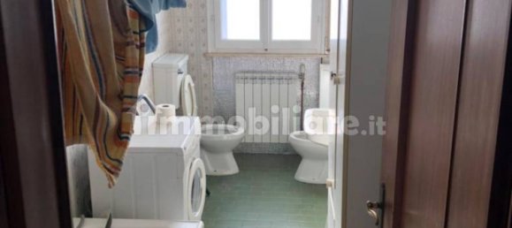 3 bedrooms Villa in Masi Torello, Italy No. 250815 5