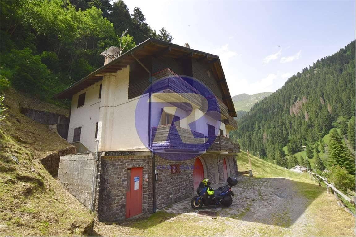 2 rooms Apartment in Valleve, Italy No. 122687