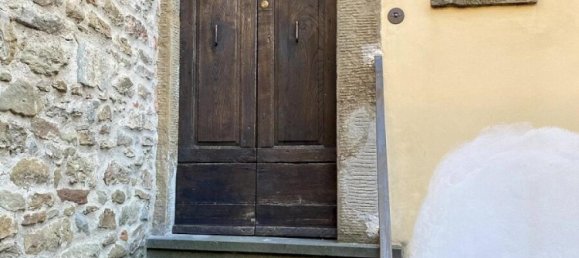 3 bedrooms Apartment in Cortona, Italy No. 333 3