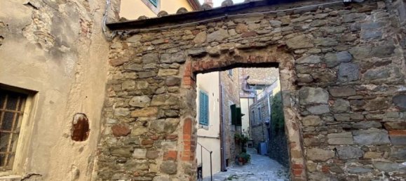 3 bedrooms Apartment in Cortona, Italy No. 333 4