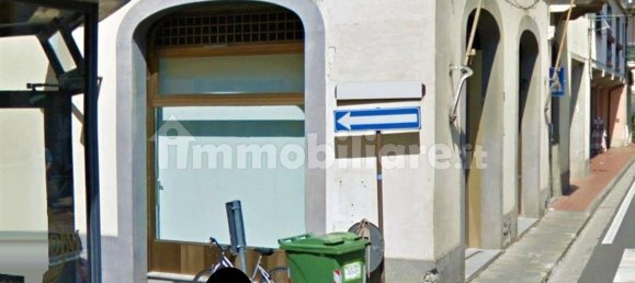 132m² Commercial property in Barga, Italy No. 320886 2