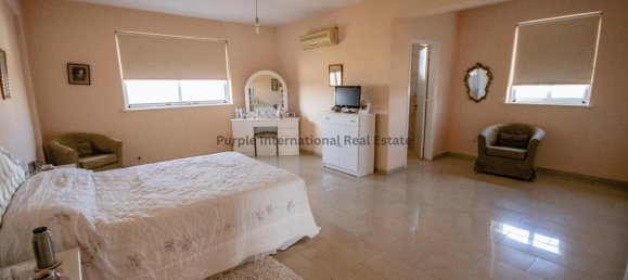 4 bedrooms Villa in Kiti, Cyprus No. 1007 7