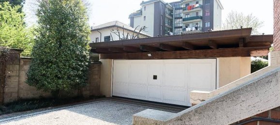 5 غرف نوم فيلا في Cesano Maderno, Italy رقم 231360 5