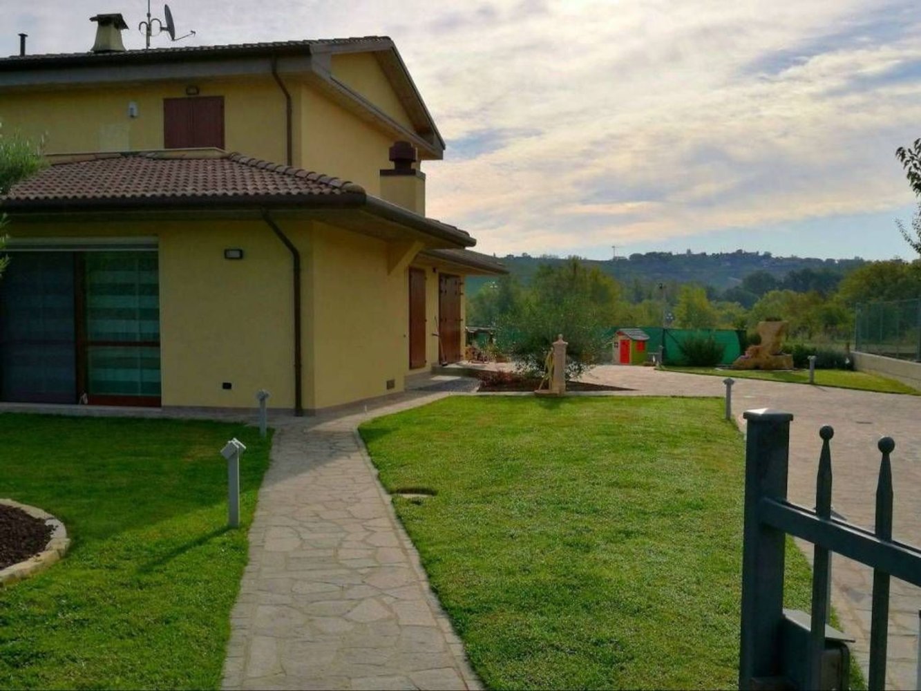 9 rooms House in Roncofreddo, Italy No. 156233