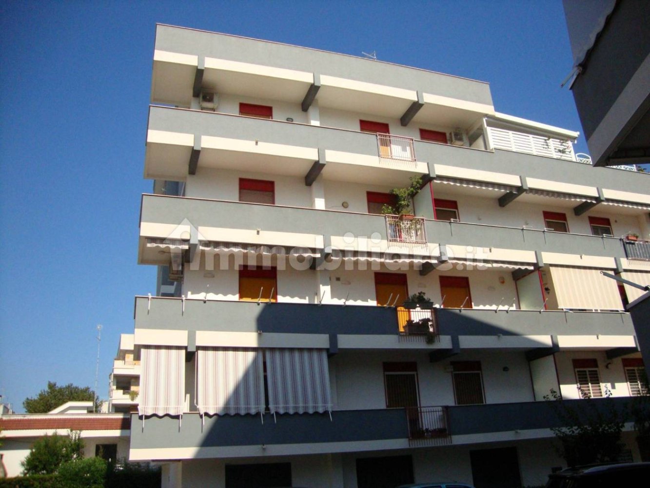 3 Schlafzimmer Wohnung in Bari, Italy, Nr. 335699