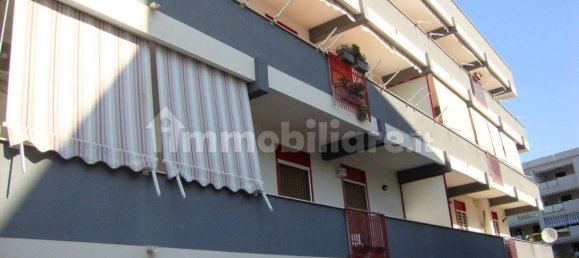 3 Schlafzimmer Wohnung in Bari, Italy, Nr. 335699 2