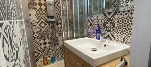 1 bedroom Apartment in Paris, France No. 324833 3