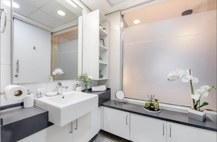 Studio in Dubai, UAE No. 7103