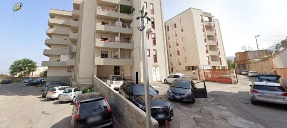 Квартира с 3 комнатами в Реджо Калабрия, Италия № 187981 11