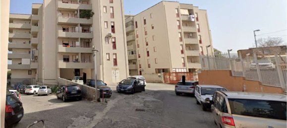 Квартира с 3 комнатами в Реджо Калабрия, Италия № 187981 23