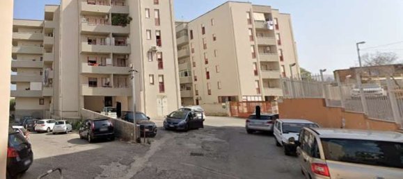 Квартира с 3 комнатами в Реджо Калабрия, Италия № 187981 13