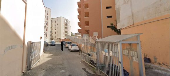 Квартира с 3 комнатами в Реджо Калабрия, Италия № 187981 24