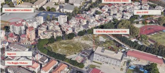 Квартира с 3 комнатами в Реджо Калабрия, Италия № 187981 19