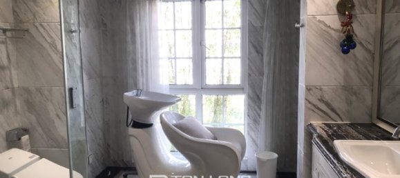 5 bedrooms Villa in Long Bien, Vietnam No. 929 15