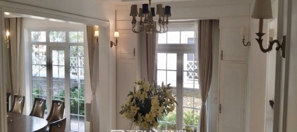 5 bedrooms Villa in Long Bien, Vietnam No. 929 2