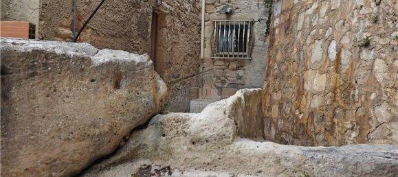 Casa de 3 habitaciónes en Scicli, Italy No. 67078 9