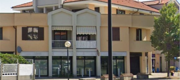 Apartamento de 3 divisões em Muggiò, Italy N.º 8566 14