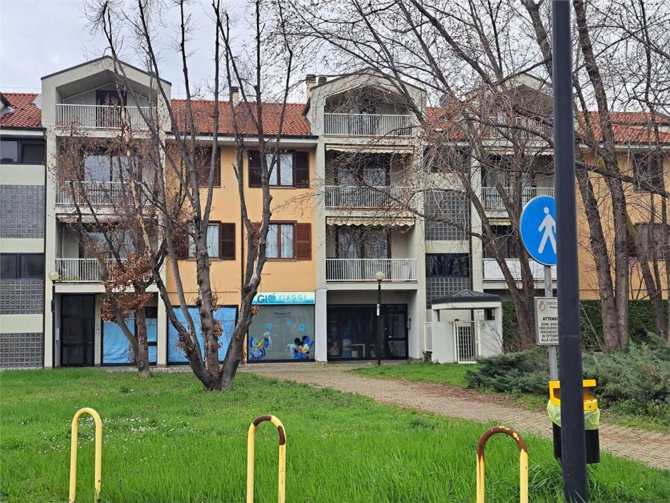 Apartamento de 3 divisões em Muggiò, Italy N.º 8566