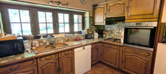 6 bedrooms House in Correze, France No. 276603 5