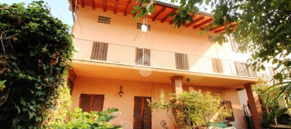 6 rooms House in Castellamonte, Italy No. 17991 7